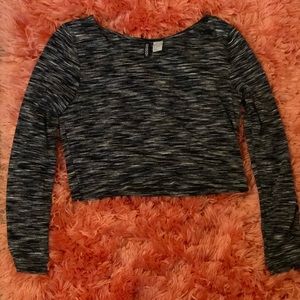 Long sleeve crop top